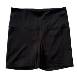 Black Yogalicious Short